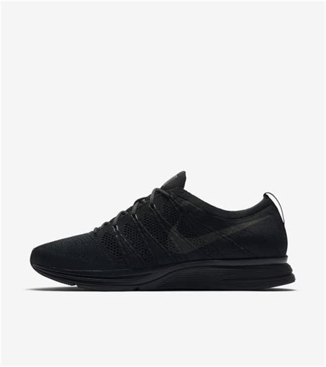 Nike Flyknit Trainer 'Black & Anthracite' Release 